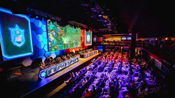 接收薪水或 接收薪水或